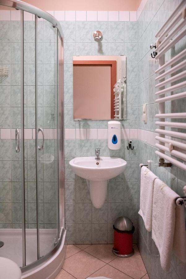 Agroturystyka Pod Modrzewiami Nowy Tomyśl Exterior foto